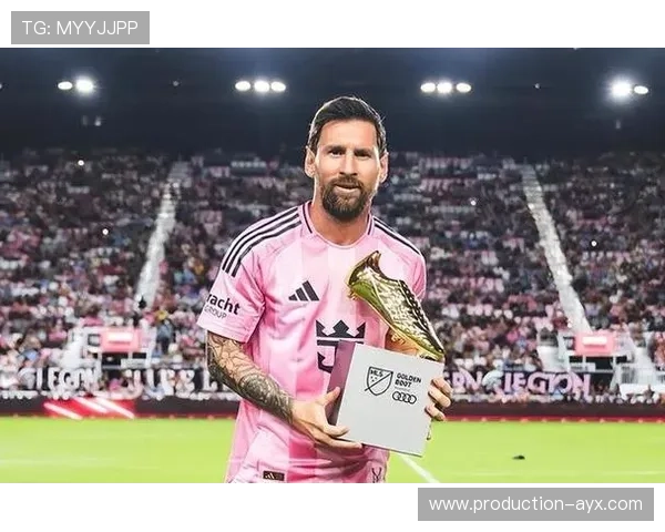 梅西转会后首次亮相巴黎 高光表现助力球队大胜彰显超级球星魅力